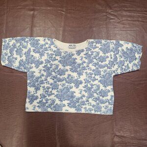 Vintage 1990s Big City Blue Floral crop sweater Sz: see measurements